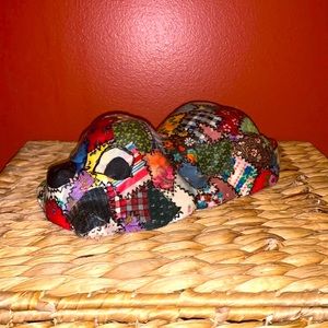 SUPER Cute VTG “quilted” puppy dog doorstop / paper weight